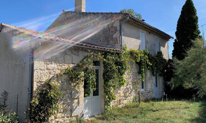 Jau-Dignac-et-Loirac House | Gîte de Caractère Entre Océan et Estuaire