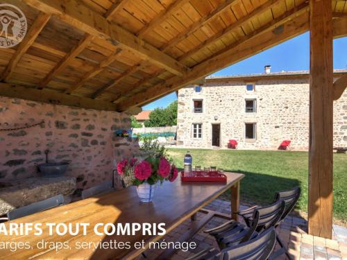La Valla-sur-Rochefort House | Gîte de charme avec cheminée, jardin et espaces détente - idéal famille et amis, draps fournis - FR-1-496-44