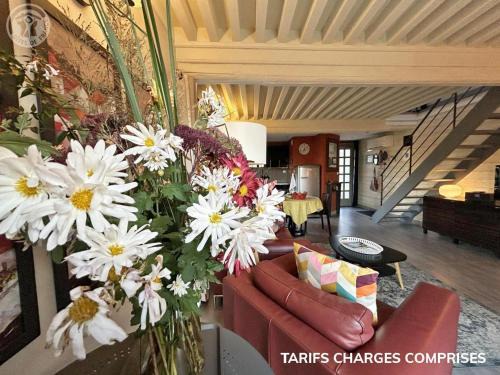 Chagnon House | Gîte de charme avec terrasse, Wi-Fi et équipement bébé - FR-1-496-125