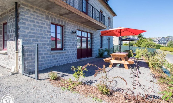 Besse-en-Chandesse House | Gîte de Granit ROSE