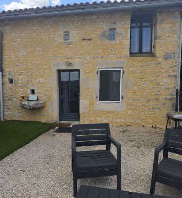 Linazay House | Gîte de Grange