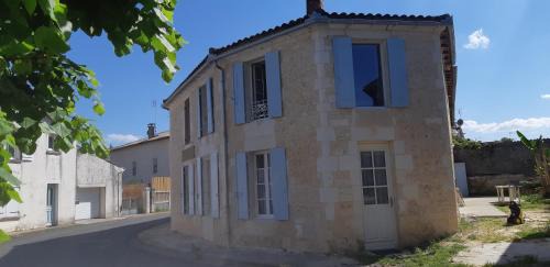 Mosnac House | Gîte de l'ancienne boulangerie de Mosnac