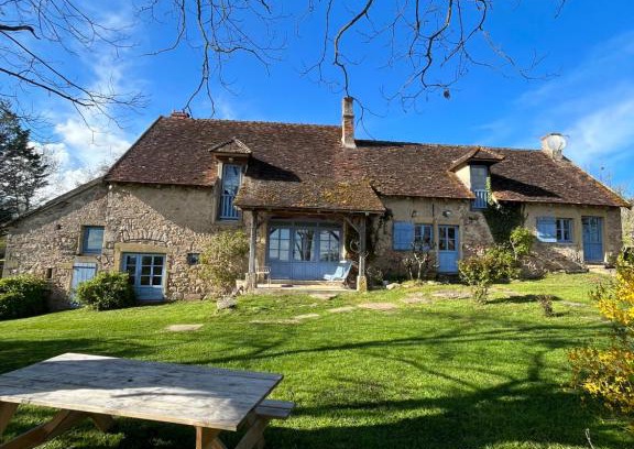Saint-Marcelin-de-Cray House | Gîte de la Doit, en pleine campagne, pour 14 pers