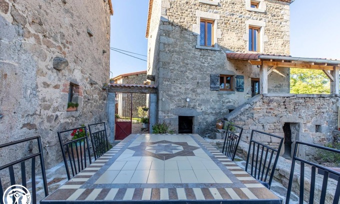Isserteaux House | Gîte de la Petite Toscane D'auvergne