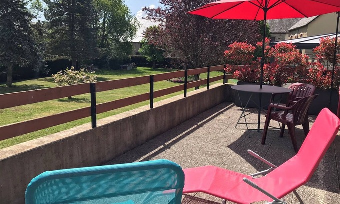 Bagnols House | Gîte en Auvergne 2/3 Pers Terrasse, Grand Jardin Tout Confort
