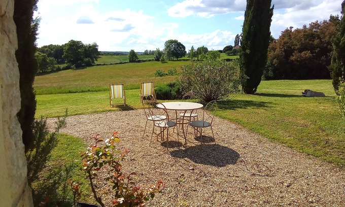Bergerac House | Gîte en Périgord Pleine Nature Piscine