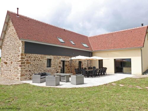 La Chapelle d'Audaine House | Gîte familial spacieux avec sauna privatif et jardin sécurisé - FR-1-497-136