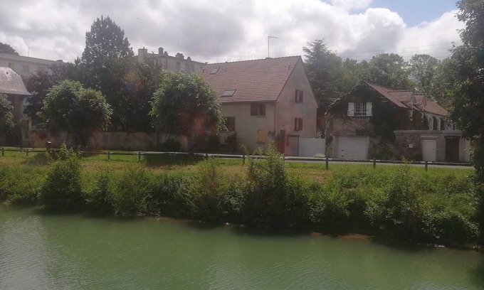 Chateau-Thierry Bed & Breakfast | Gîte Jardin d'Eden