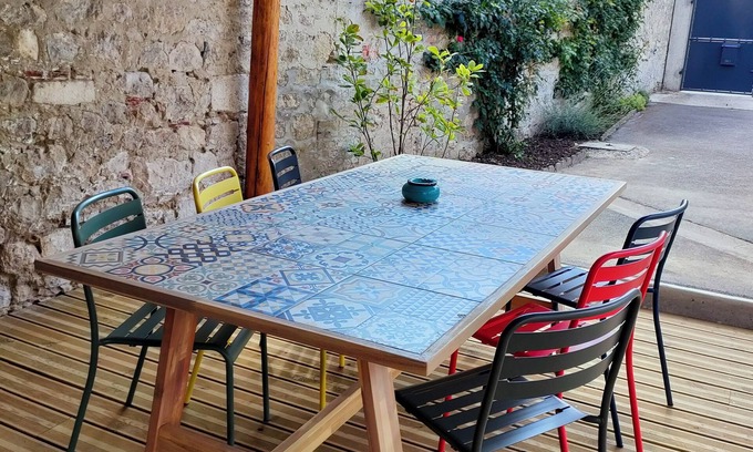 Pouillon House | Gîte L'Effervescence- Near Reims- Countryside- View of vineyards- Total renovation 2023