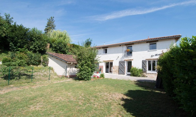 Compertrix House | Gîte La Blanche Longère, furnished holiday home, graded 4*
