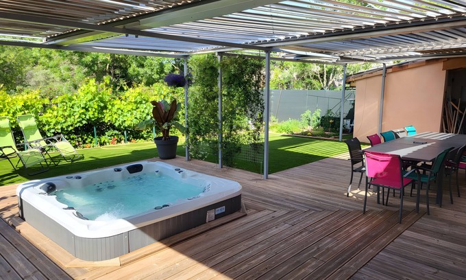 Le Bosc House | Gîte la casa del papé, 4 stars, near Lake Salagou