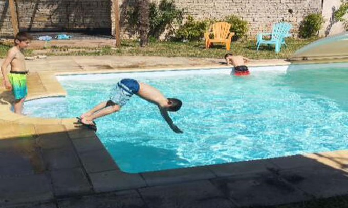 Villiers-en-Plaine House | Gîte la Gatounette piscine jardin partagé avec hôtes
