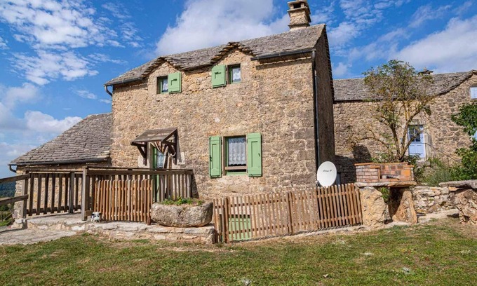 Massegros Causses Gorges House | Gîte La Vieille Ecole at Le Bruel des Vignes
