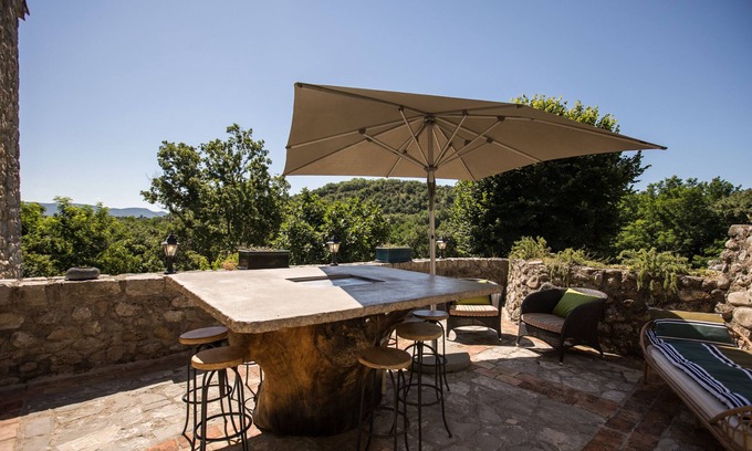 Casteljau Cottage | Gîte Lagon, shaded terrace I sleeps 4 I Domaine le C4