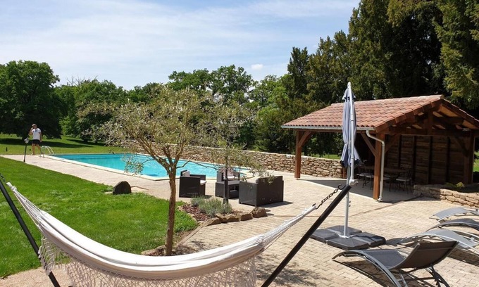 Lavergne House | Gîte Le Chant des Ifs