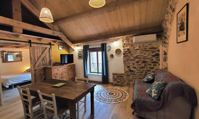 Barre-des-Cevennes House | Gîte Le Circaète, en Plein Cœur de la Forêt à Barre des Cévennes