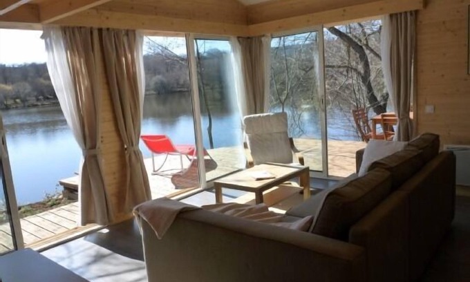 Loubeyrat Cottage | Gîte Le Gîte de l'Etang for 4 people