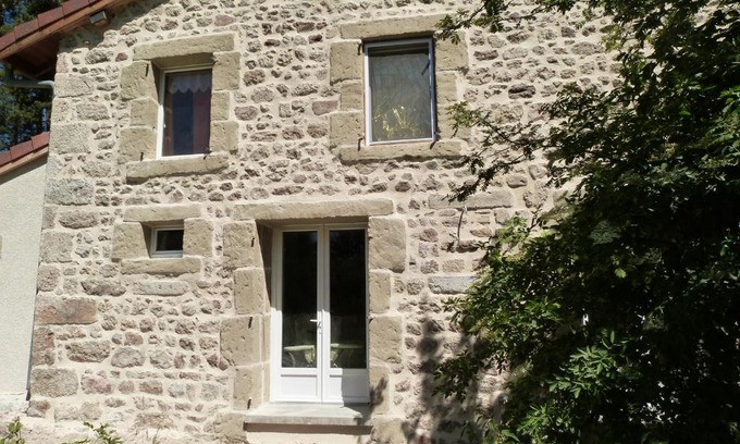Usson-en-Forez Apartment | Gîte Le Pont du Monet