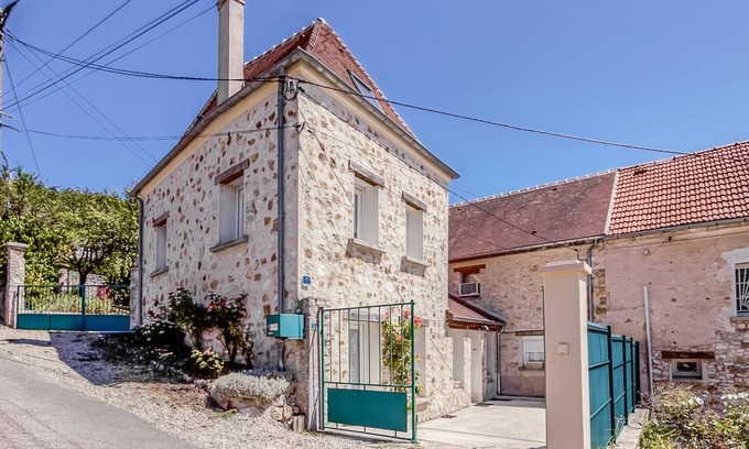 Monthurel House | Gîte Leomie 4* - Maison en pierre au pied des vignes - Monthurel