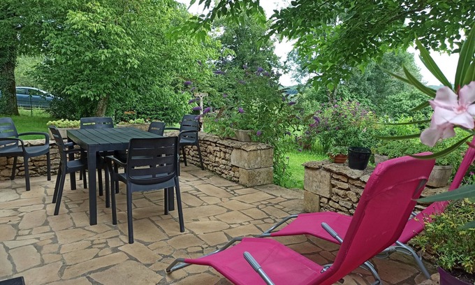 Savignac-de-Miremont House | Gîte les acacias 4/6p classified 3 stars renovated 2016 ideal for families, retirees