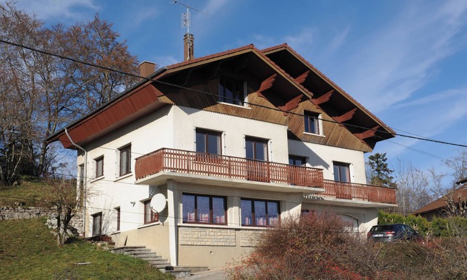 Maiche House | Gîte 'Les Balcons du Chasseral' in Maîche, sleeps 10 to 15