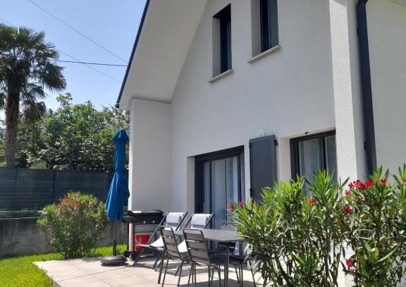 Argeles Gazost House | Gîte les iris Fleurs des Pyrénées - Climatisation - Borne VAE