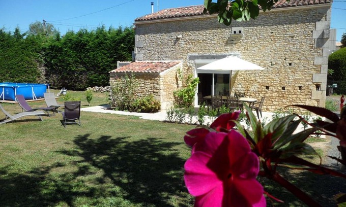Thaims House | Gîte " Les Tourterelles"