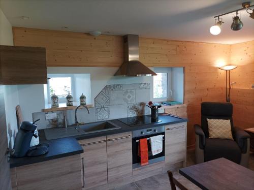 Fay-en-Montagne House | Gîte Massatho tout confort avec jardin
