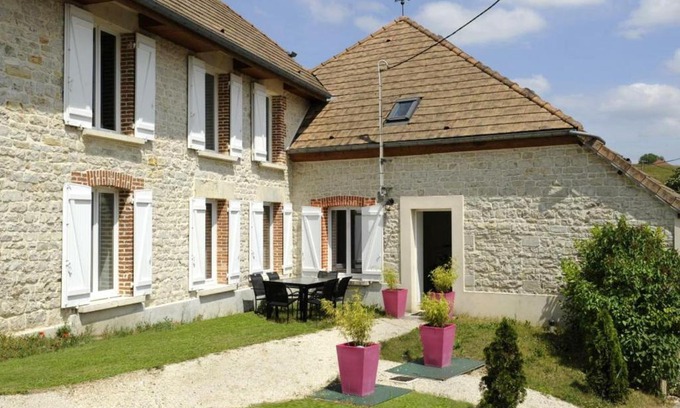 Noe-les-Mallets House | Gîte Noé-les-Mallets, 5 pièces, 8 personnes - FR-1-543-203