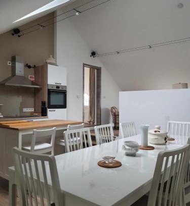Ciergnon House | Gîte rural 3 épis "Aux Pieds des Ar'den" - chambre 1 isolée et chambre 2 dans hall de nuit - 34 rue du Château à 5564 Wanlin - 4 adultes et 2 enfants