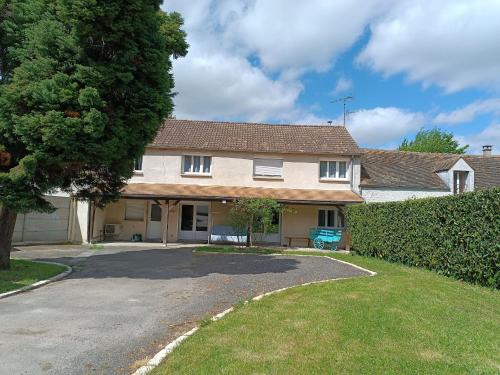 Nargis House | Gîte spacieux à 1h de Paris avec jardin et parking, proche Montargis et activités variées - FR-1-590-366