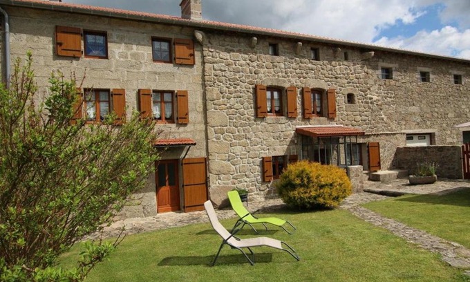 Croisances House | Gîte spacieux et rénové avec équipements modernes, terrasse et vaste jardin près de Gévaudan et Margeride - FR-1-582-301