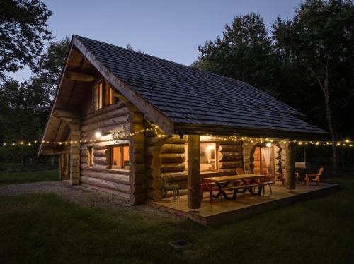 Faux-la-Montagne Ski Chalet | Gîtes en rondins de Vassivière - Les Fustes de Plazanet