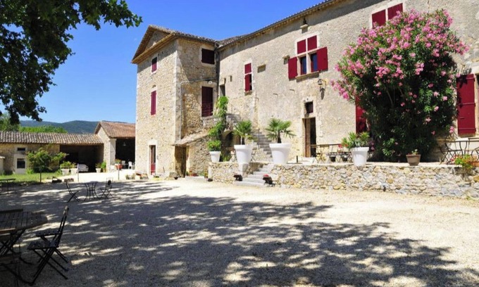 Vallon-Pont-d'Arc Apartment | GÎTES SAMPZON