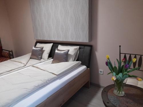 Komlo Apartment | Götzer Apartman