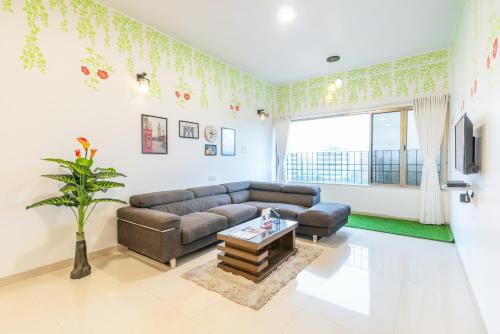 Kala Nagar House | Gagal Home - BKC Suite