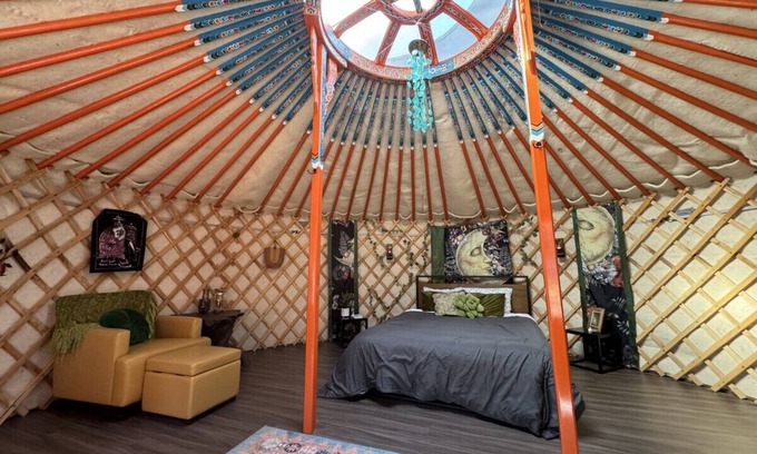 Buckley RV Rental | Gaia Yurt | Cedar Hot Tub | 1 hr to Skiing & Mt Rainier