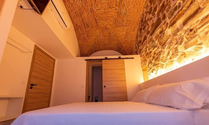 San Juan Apartment | Galarza Deluxe House XVI-XVII Free private parking
