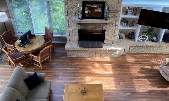 The Galena Territory House | Galena's Premier Lakeview 6 BR/5.5 BA Executive Home; Can rent as 4, 5 or 6 BR