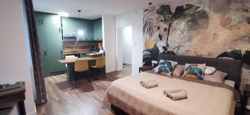 Gyor Apartment | Gallery Apartman