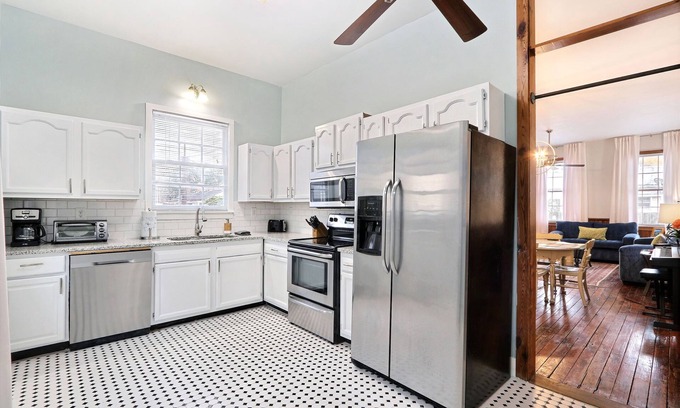 Beach Institute Apartment | Gallery Stays - Low Country