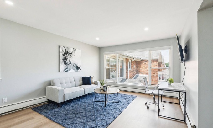 New Castle Apartment | Galloway 5 I Spacious Garden Style Retreat I Gym