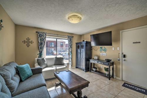 College Station Apartment | Game Day Retreat Pool Access, 2 Mi to Texas A and M