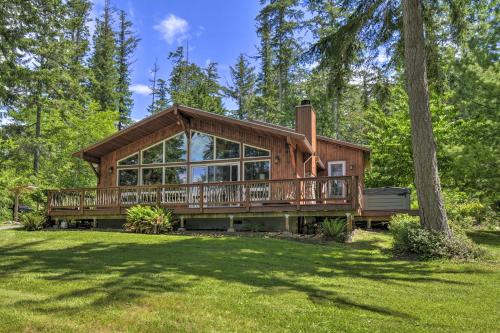 Anderson Island House | Game Room and Private Beach Anderson Island Gem
