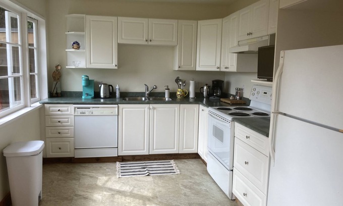Ganges Apartment | Ganges Beach Suite with Ocean view and Gardens