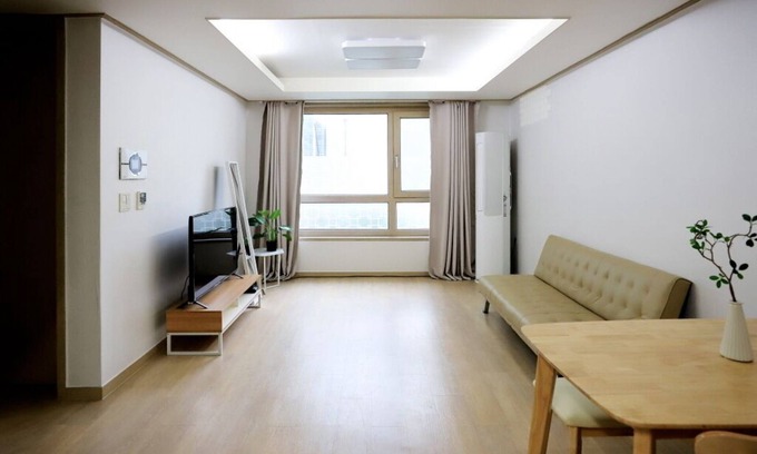 Yeoksam Apartment | [Gangnam bright APT 2Bdr 1Bath STN 5minn