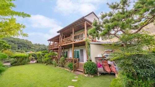 Oeseo House | Gapyeong Art Pension
