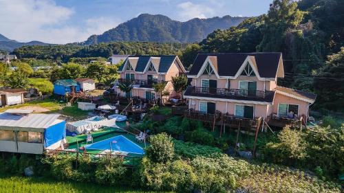 Oeseo House | Gapyeong Dochi Vill Pension