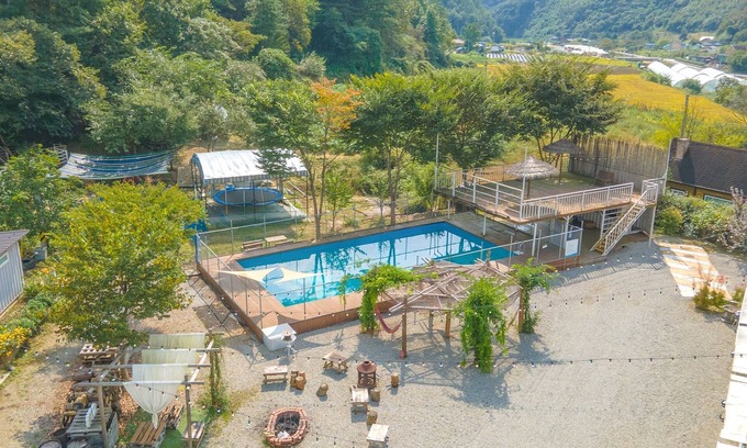 Buk House | Gapyeong Yeoldudal Spapension&camping