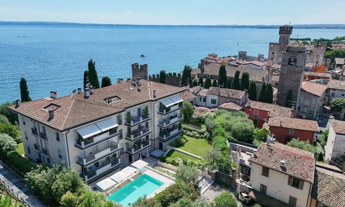 Sirmione Apartment | Garda Amore: Deluxe Two-Bedroom Residence with Lake View in Sirmione Old Town